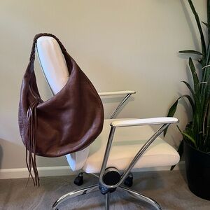 Banana Republic dark brown leather medium hobo style shoulder bag zip closure.